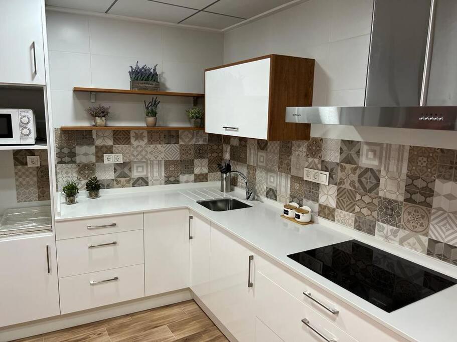 Agradable Casa Familiar En Pliego. Apartment Luaran gambar