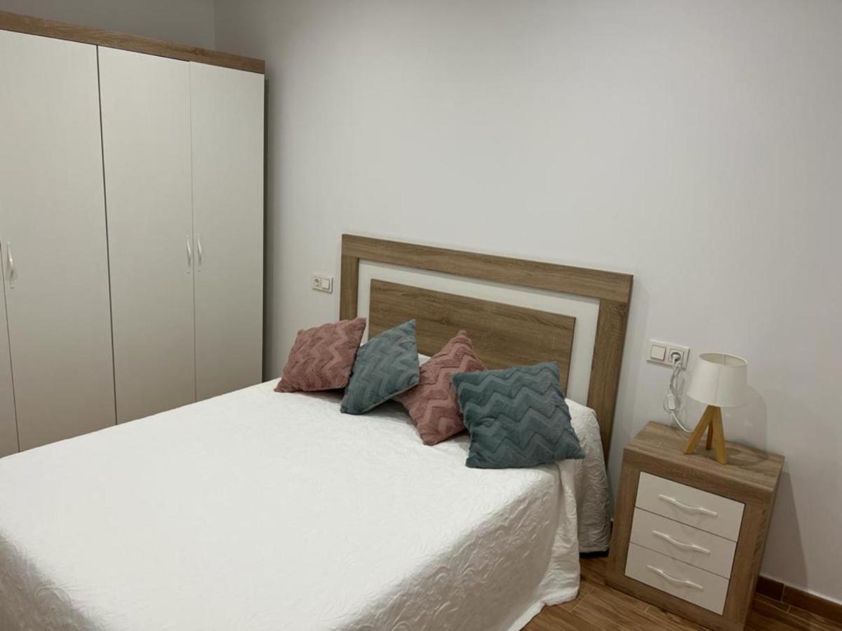 Agradable Casa Familiar En Pliego. Apartment Luaran gambar